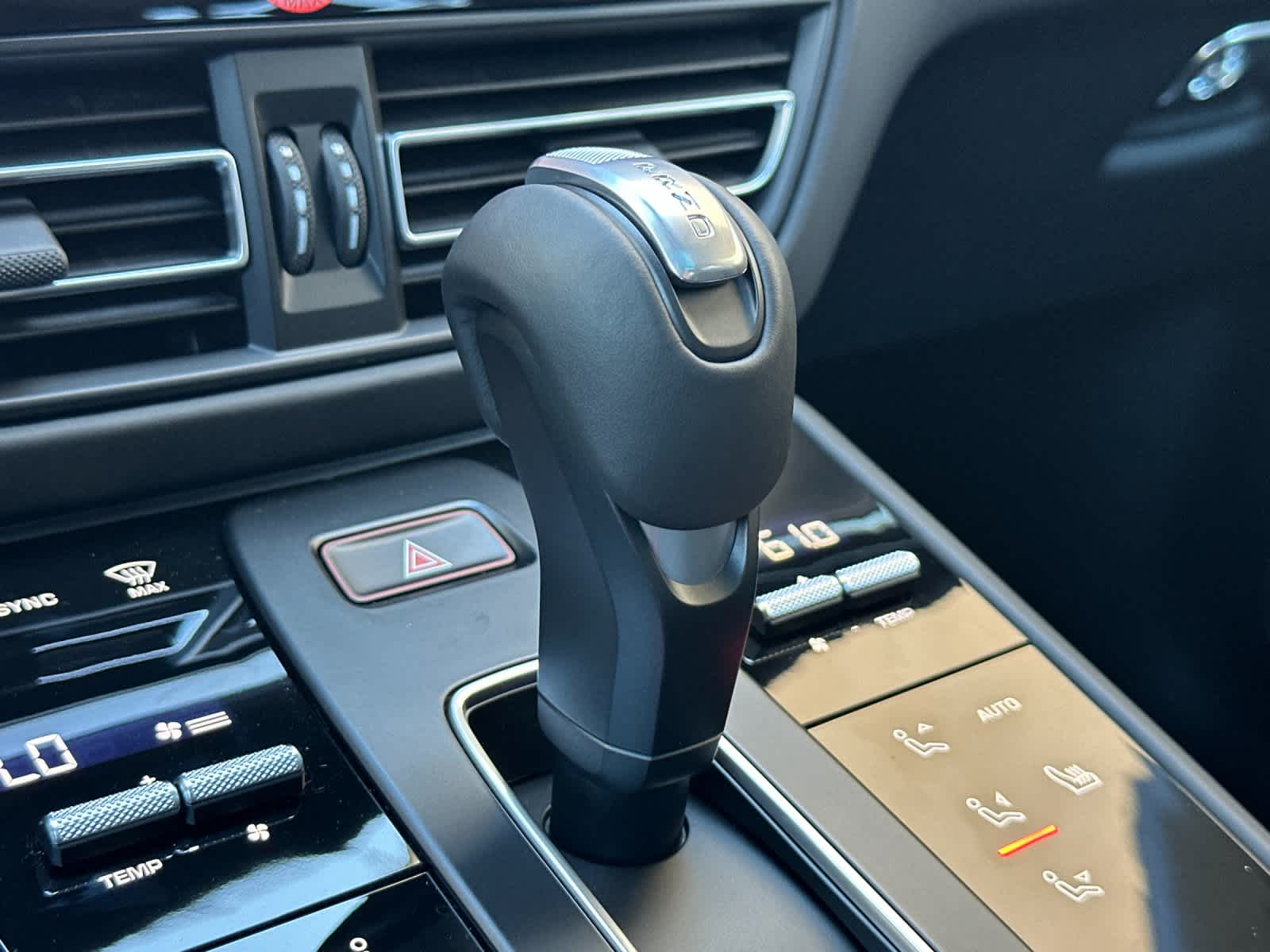 Thumbnail: 2026 Porsche Macan - 25