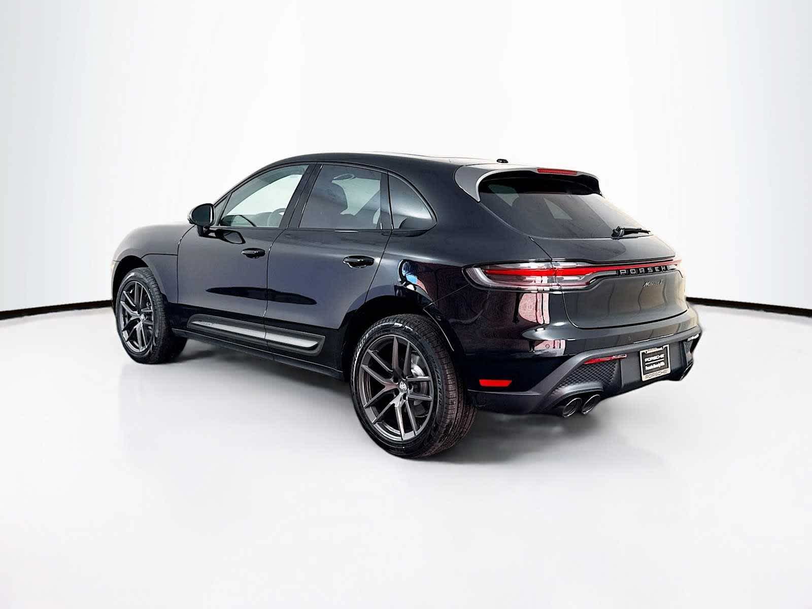 Thumbnail: 2026 Porsche Macan - 3