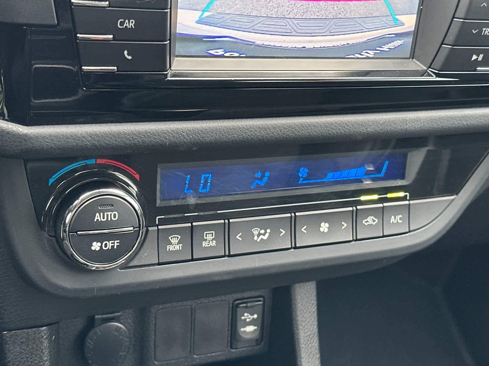 Thumbnail: 2014 Toyota Corolla - 21