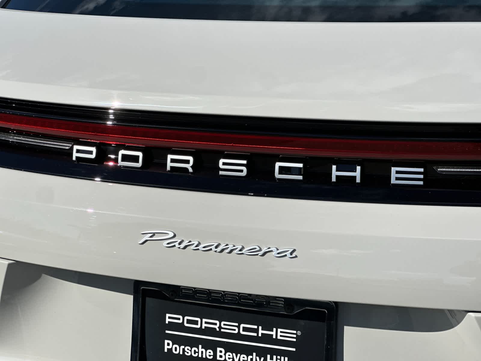 Thumbnail: 2026 Porsche Panamera - 32