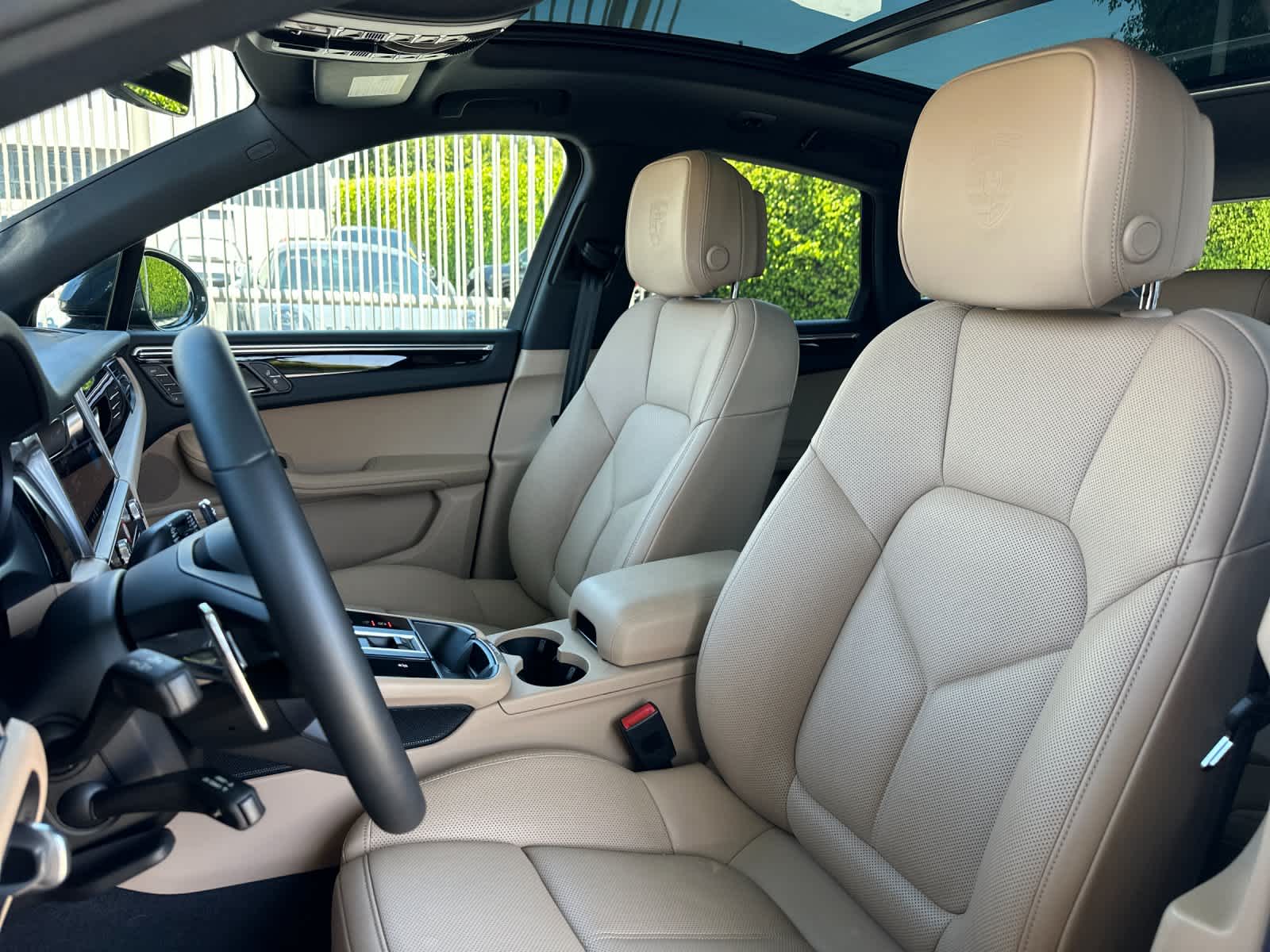 Thumbnail: 2025 Porsche Macan - 5