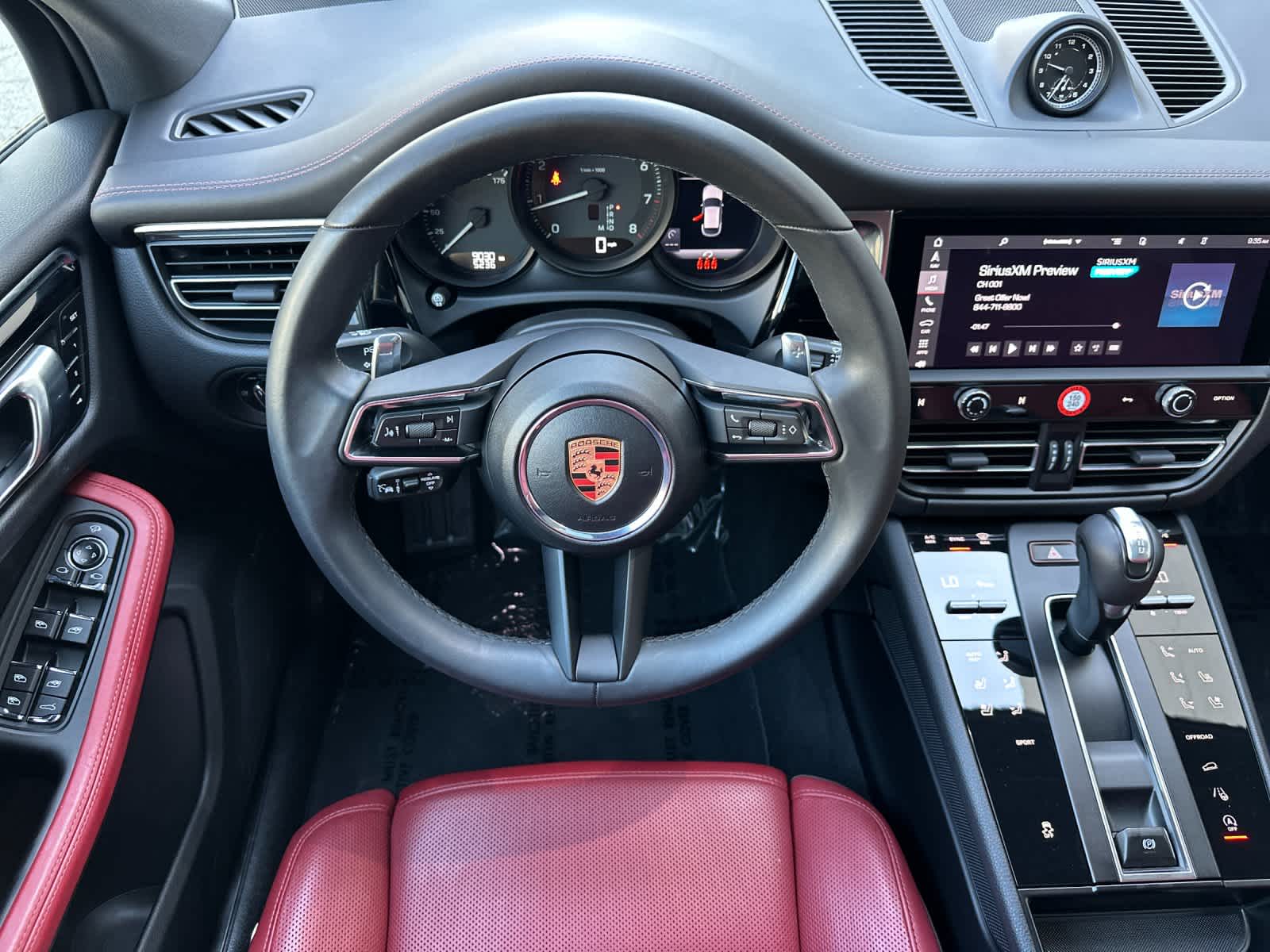 Thumbnail: 2025 Porsche Macan - 15