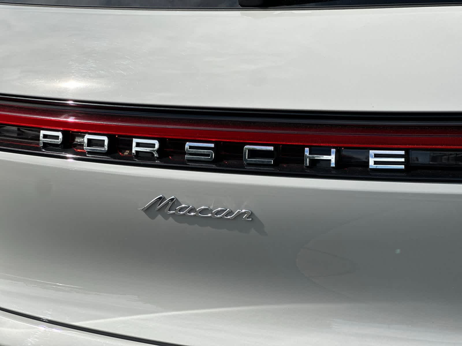 Thumbnail: 2025 Porsche Macan - 31
