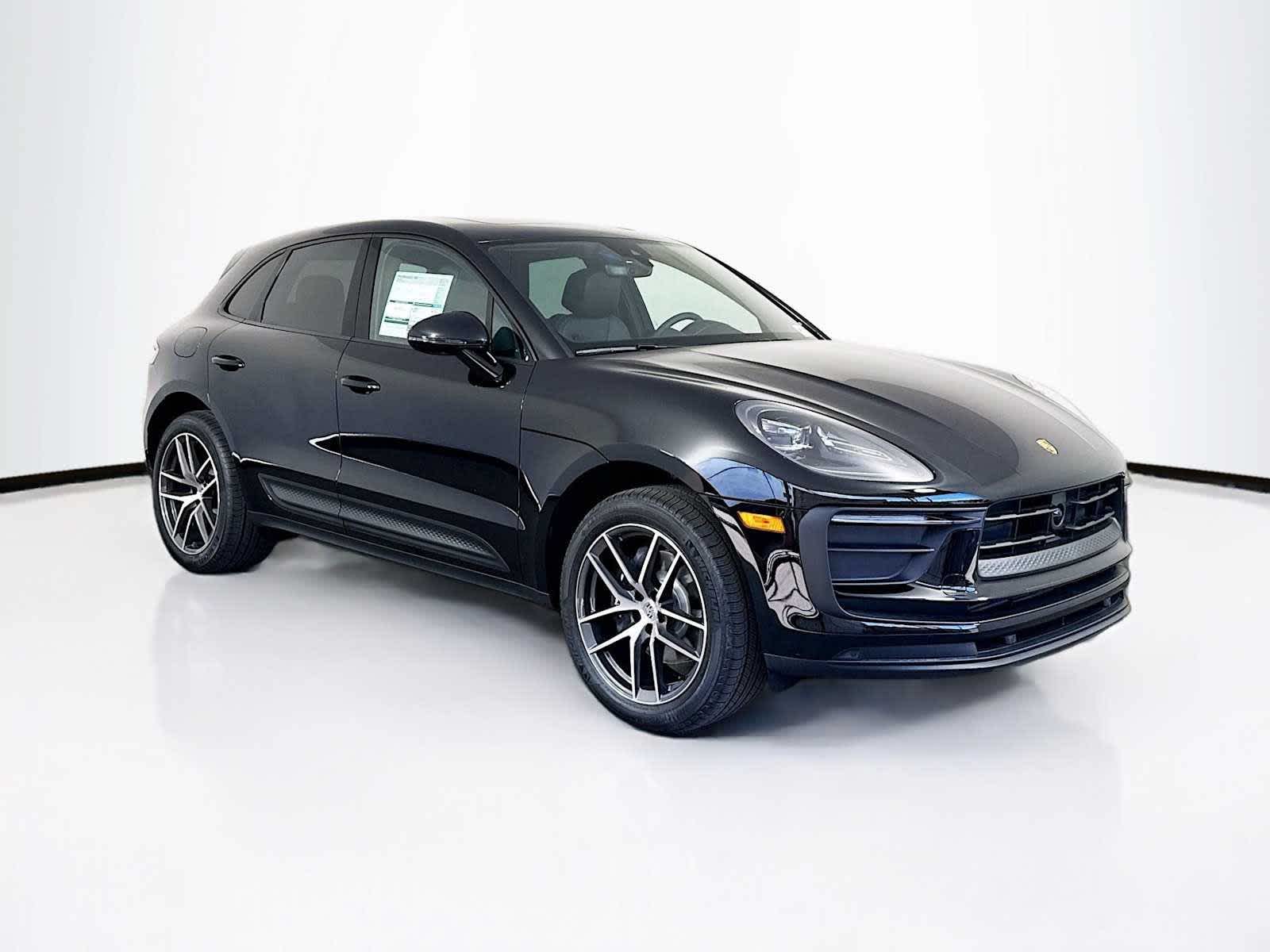 Thumbnail: 2026 Porsche Macan - 7