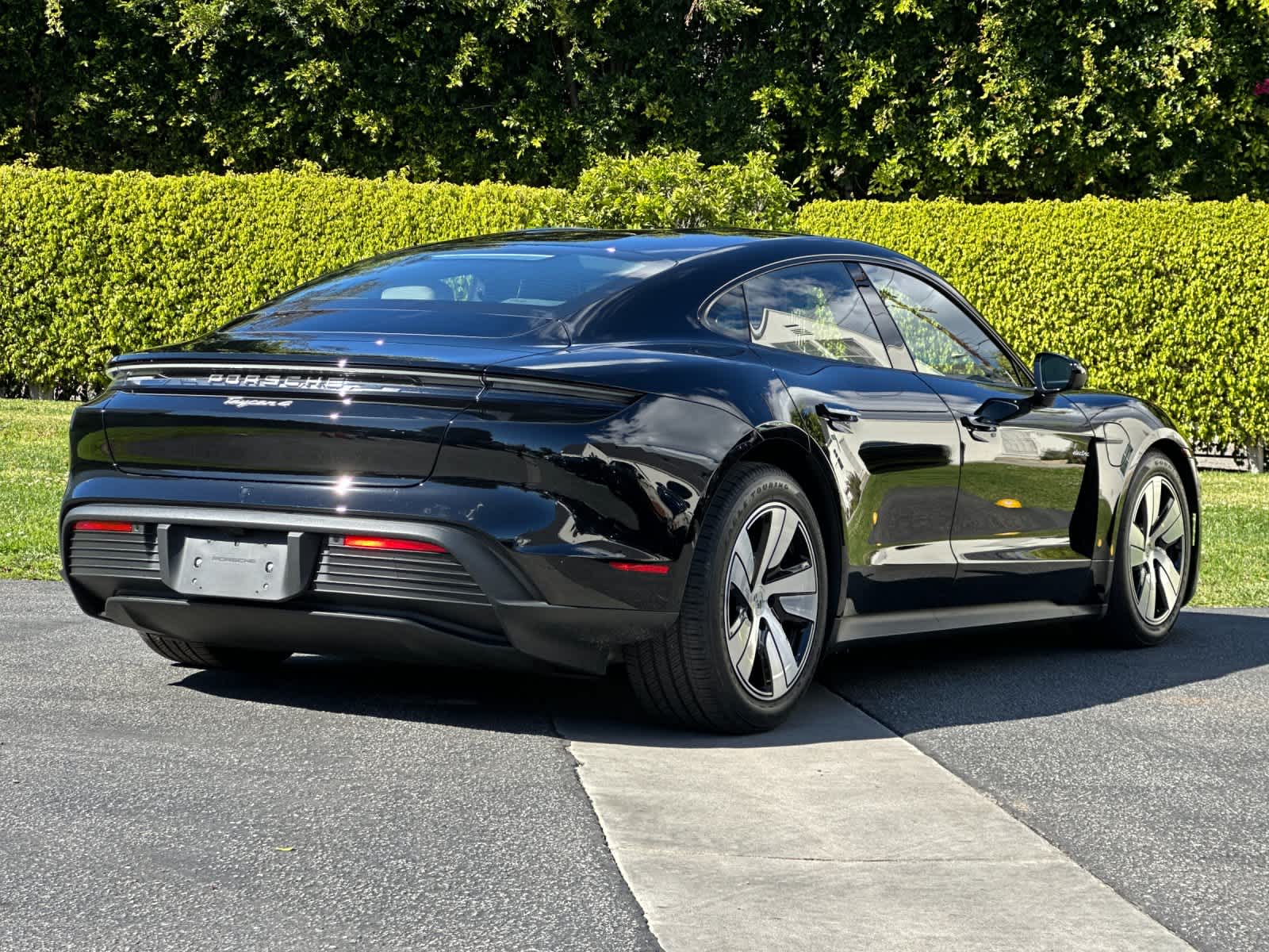 Thumbnail: 2026 Porsche Taycan - 8