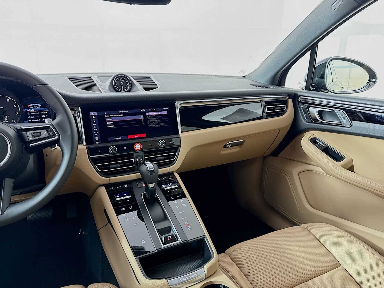 Thumbnail: 2026 Porsche Macan - 19