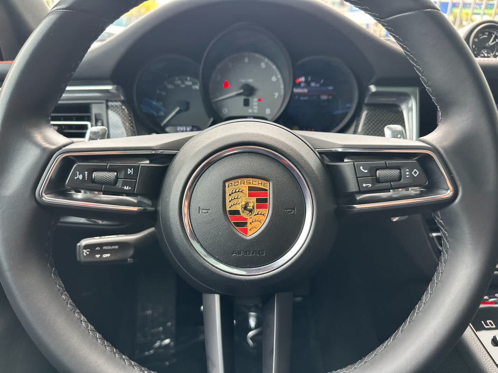 Thumbnail: 2022 Porsche Macan - 26