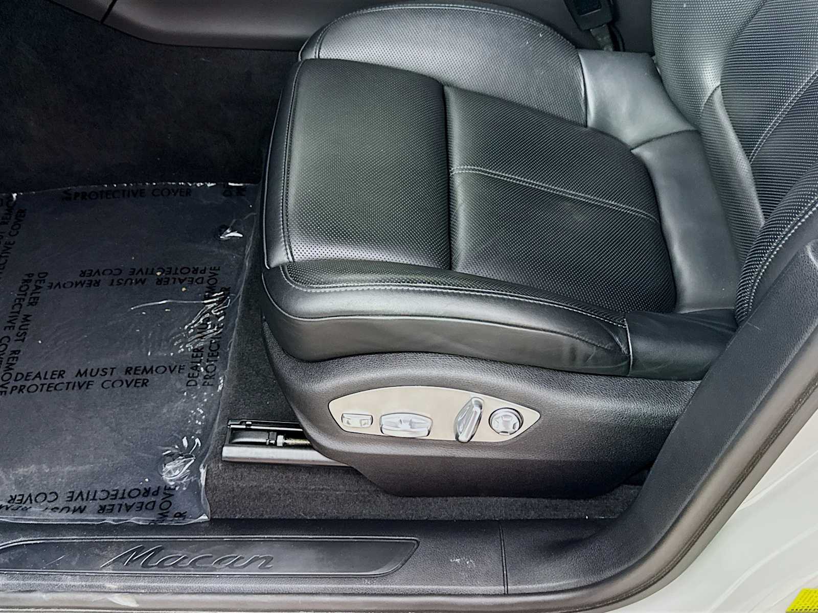 Thumbnail: 2024 Porsche Macan - 17