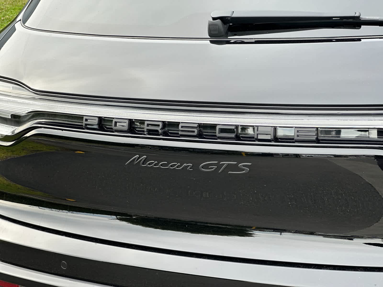 Thumbnail: 2026 Porsche Macan - 33