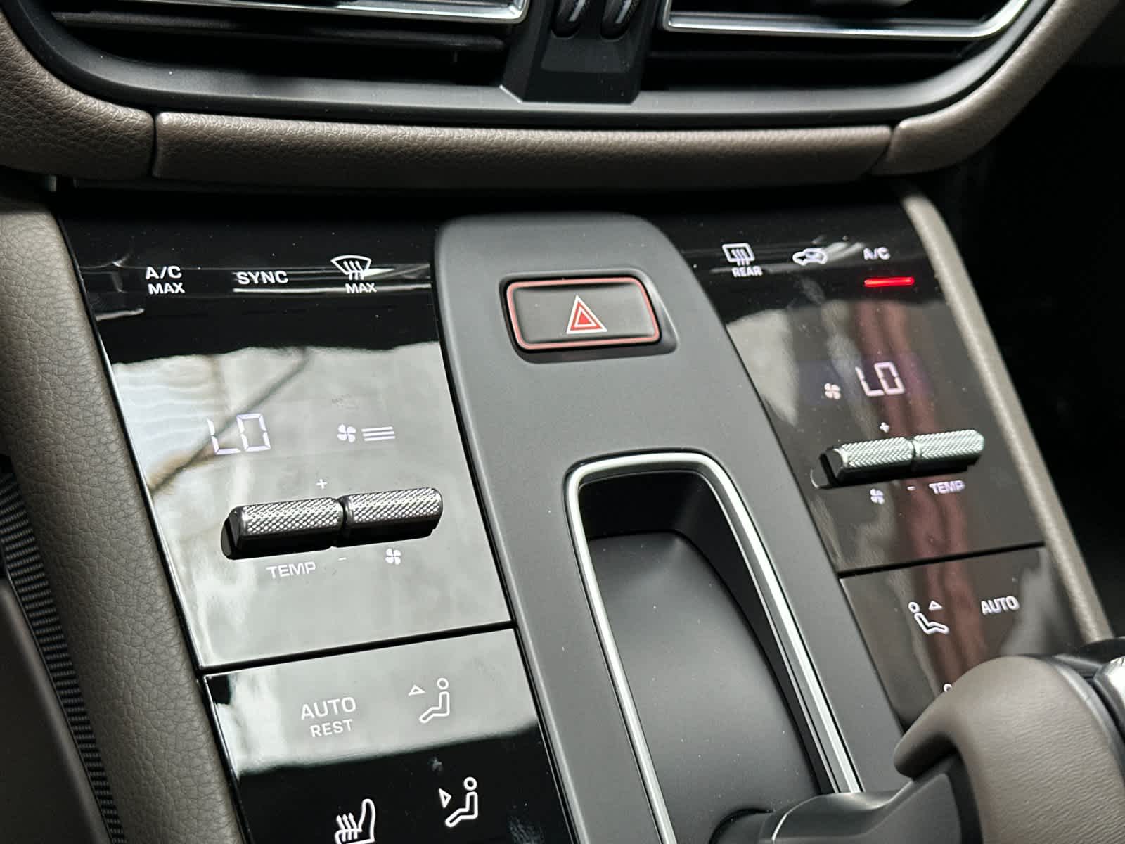 Thumbnail: 2026 Porsche Macan - 24