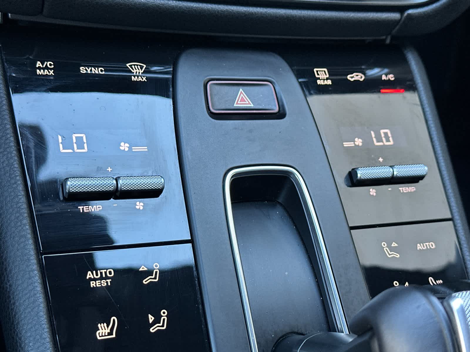 Thumbnail: 2025 Porsche Macan - 23