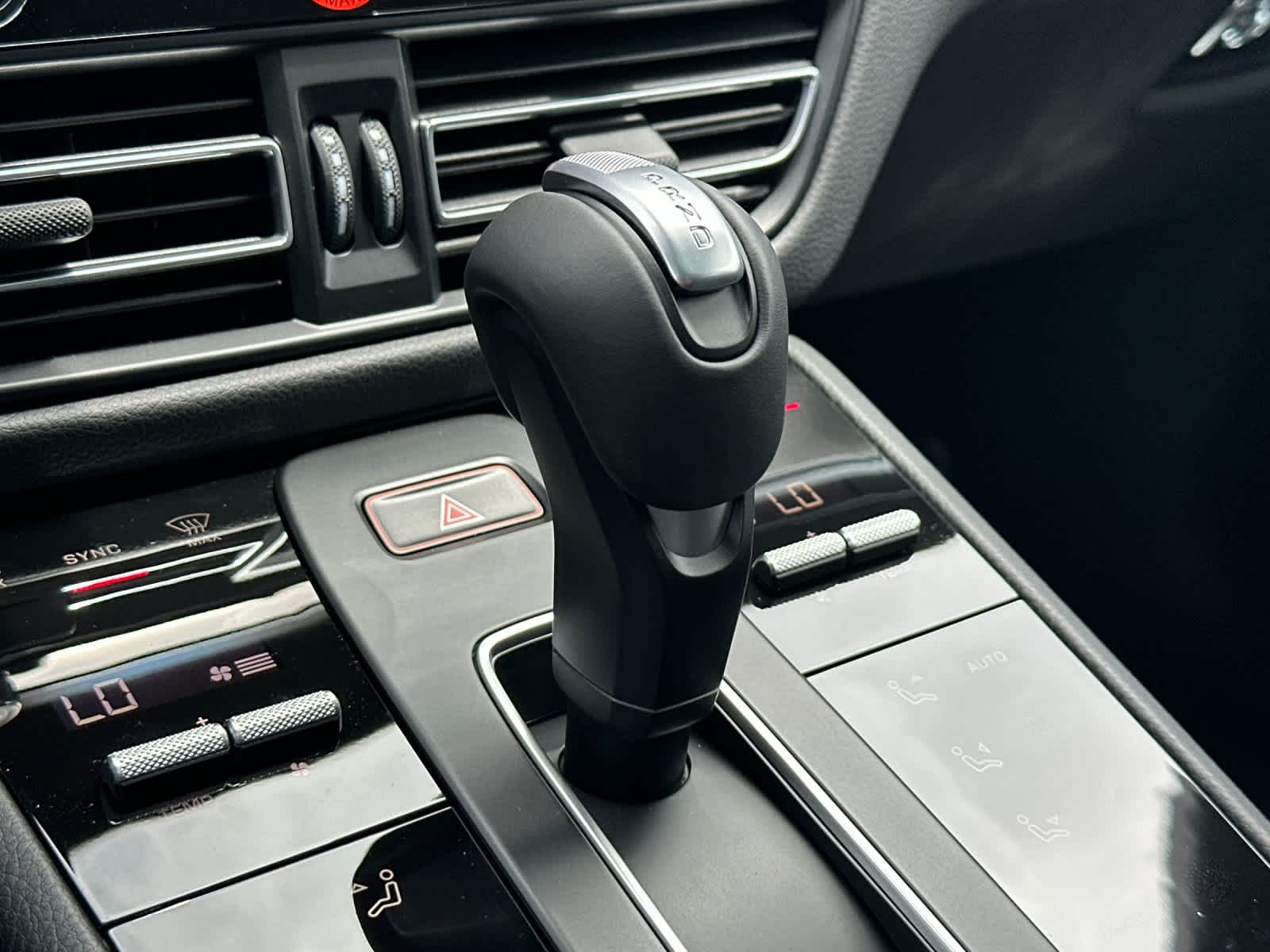 Thumbnail: 2026 Porsche Macan - 25