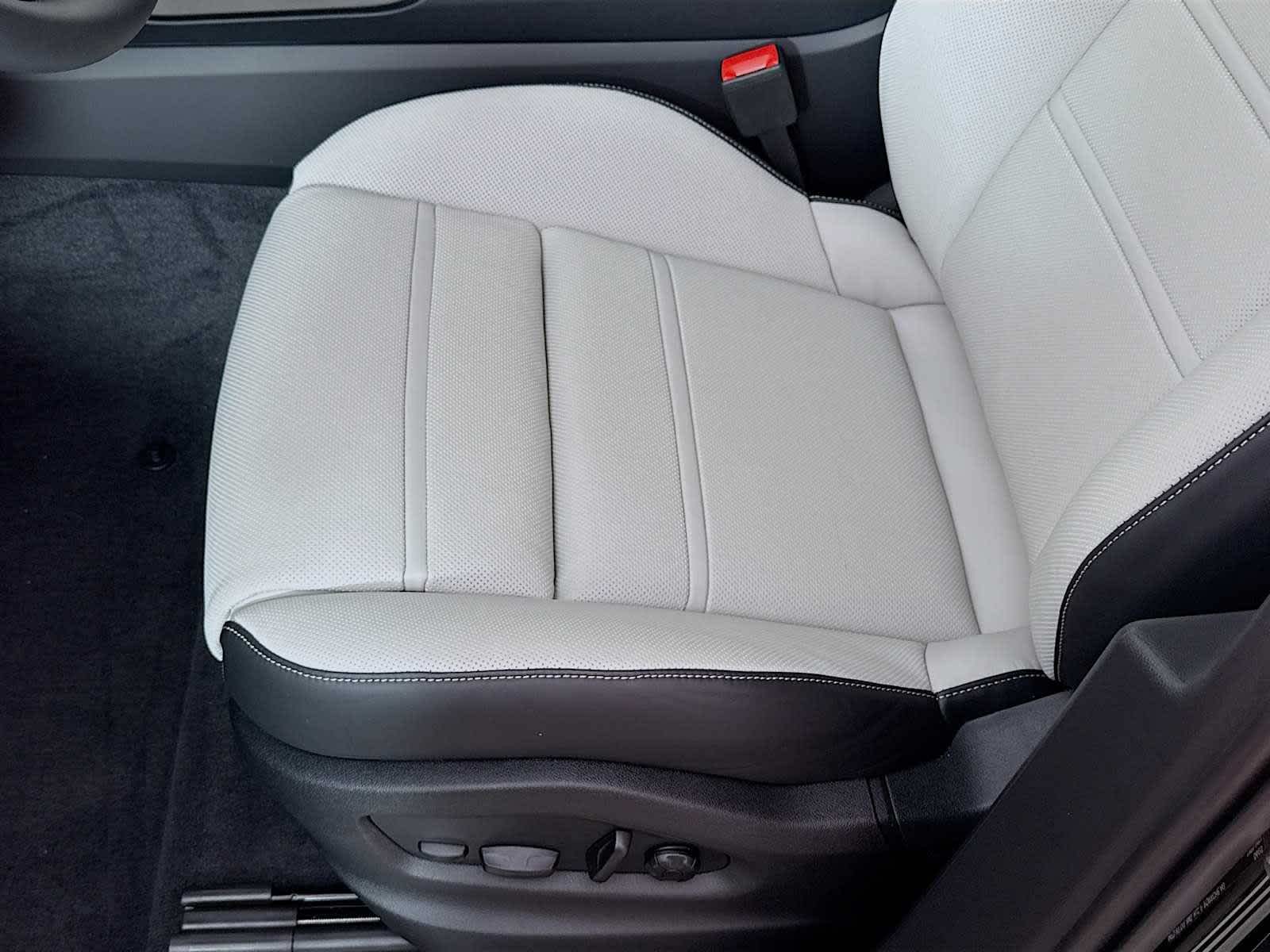 Thumbnail: 2026 Porsche Cayenne - 14