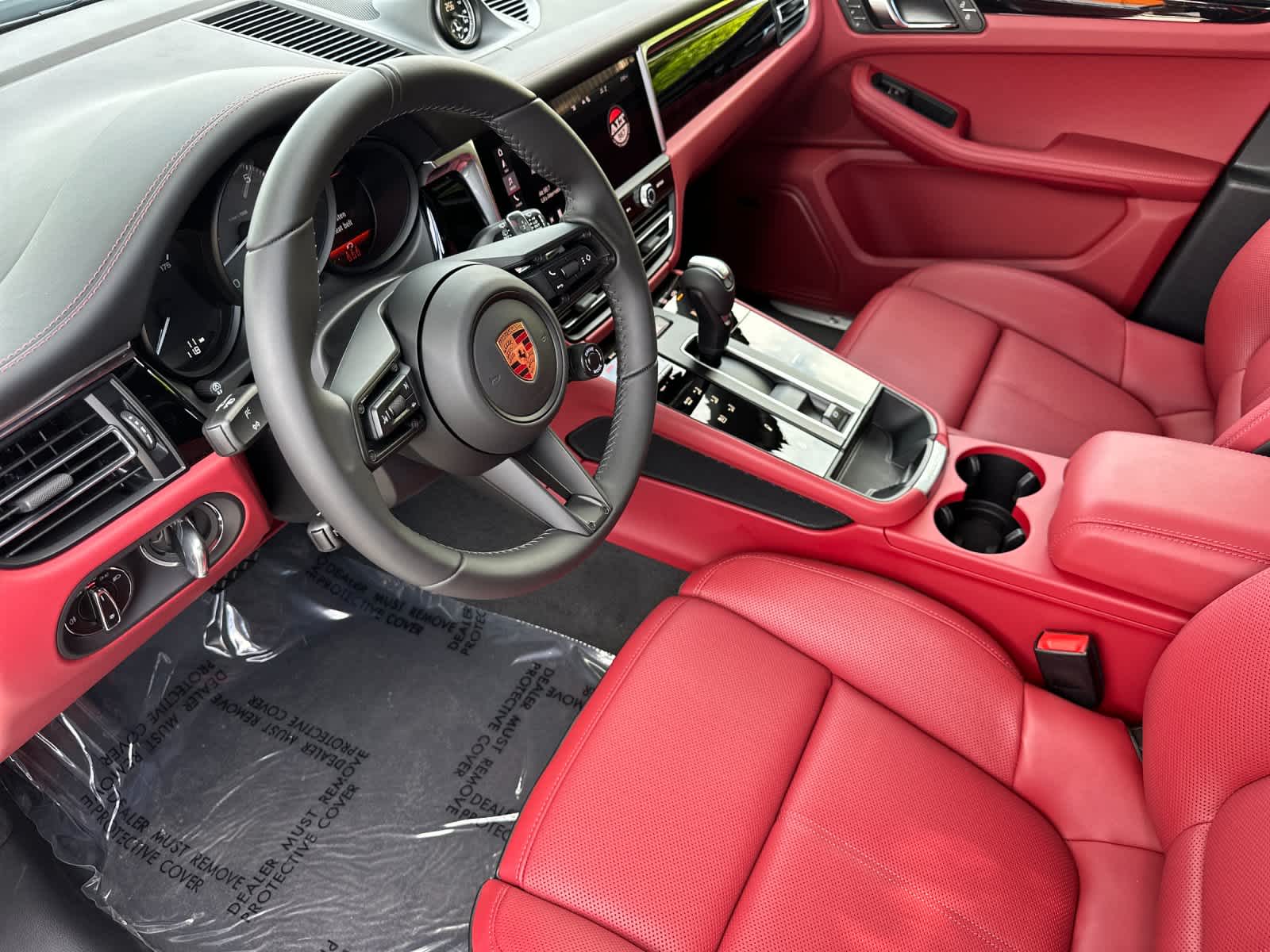 Thumbnail: 2026 Porsche Macan - 4