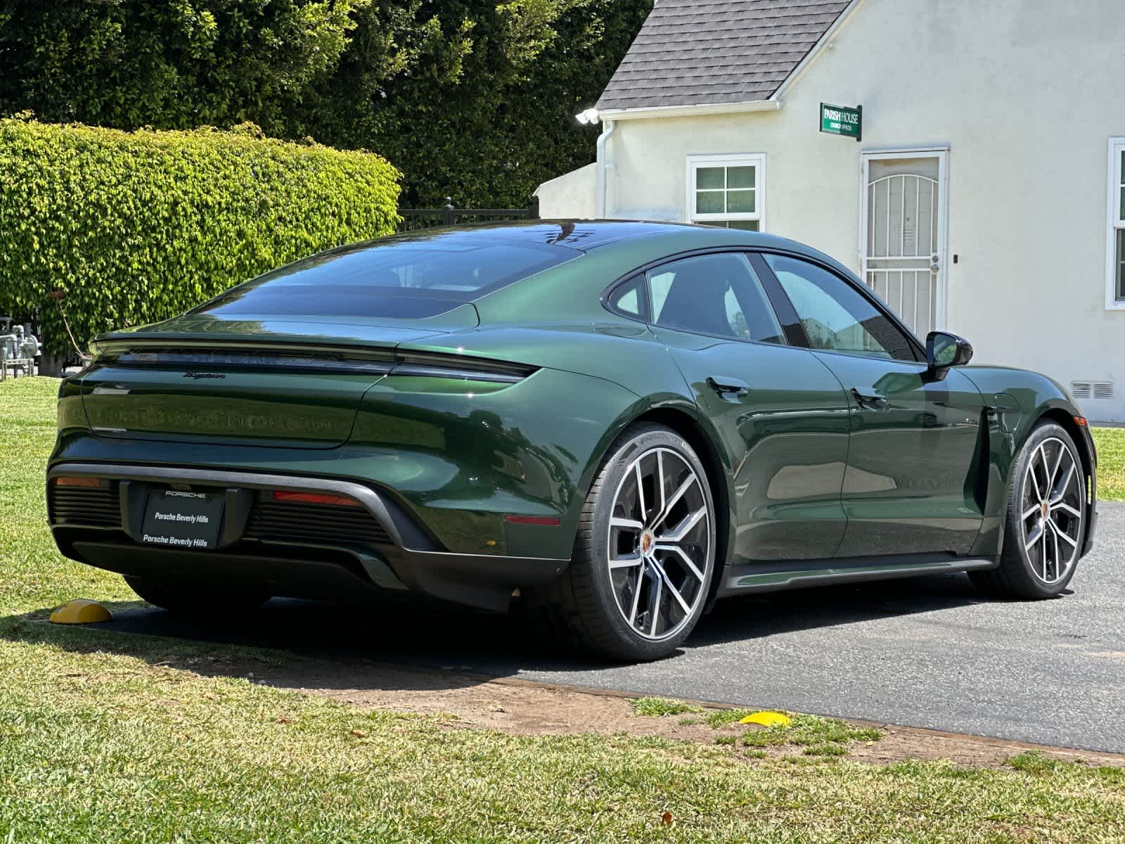 Thumbnail: 2026 Porsche Taycan - 8