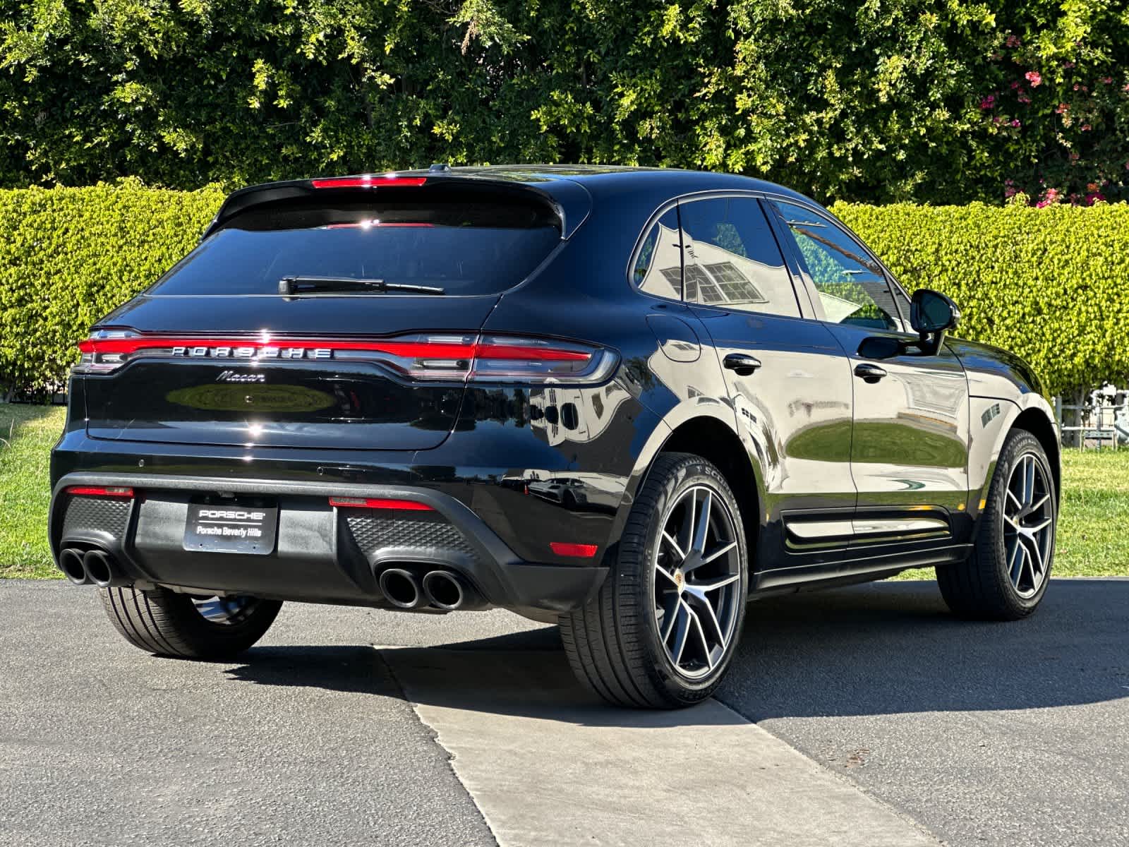 Thumbnail: 2025 Porsche Macan - 8