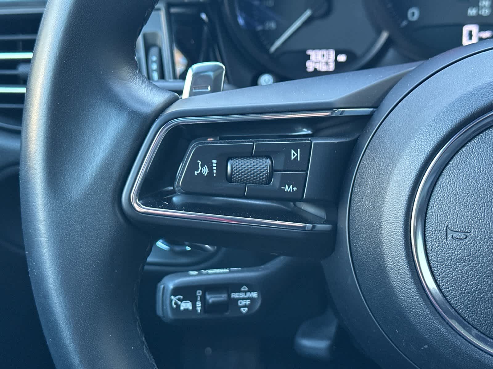 Thumbnail: 2025 Porsche Macan - 26