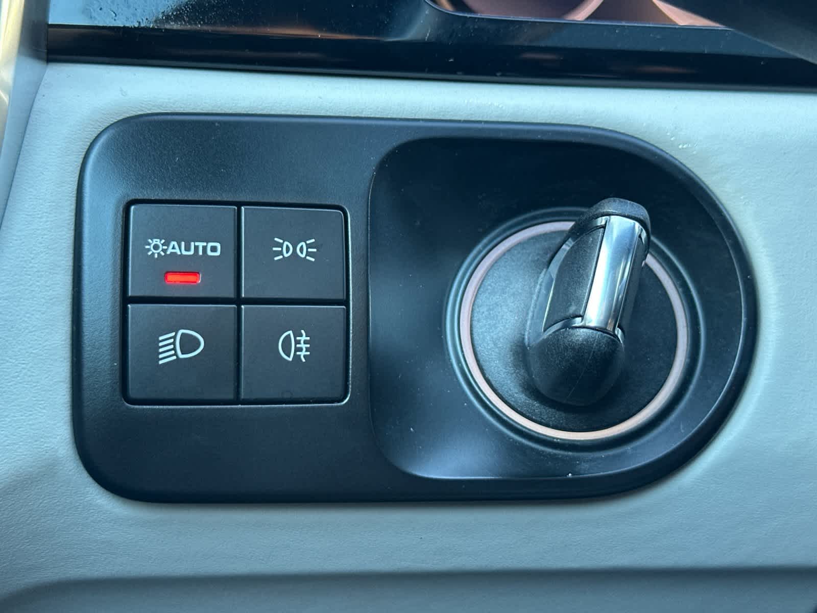 Thumbnail: 2023 Porsche Cayenne - 30