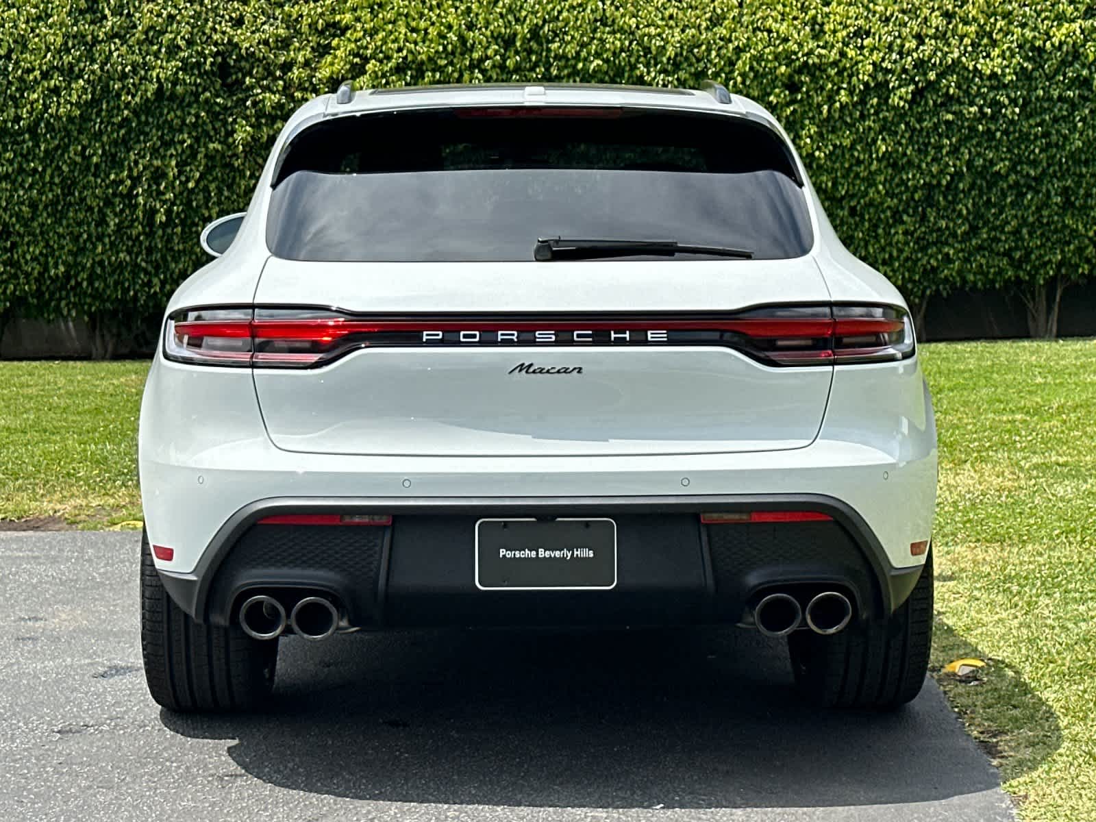 Thumbnail: 2026 Porsche Macan - 7
