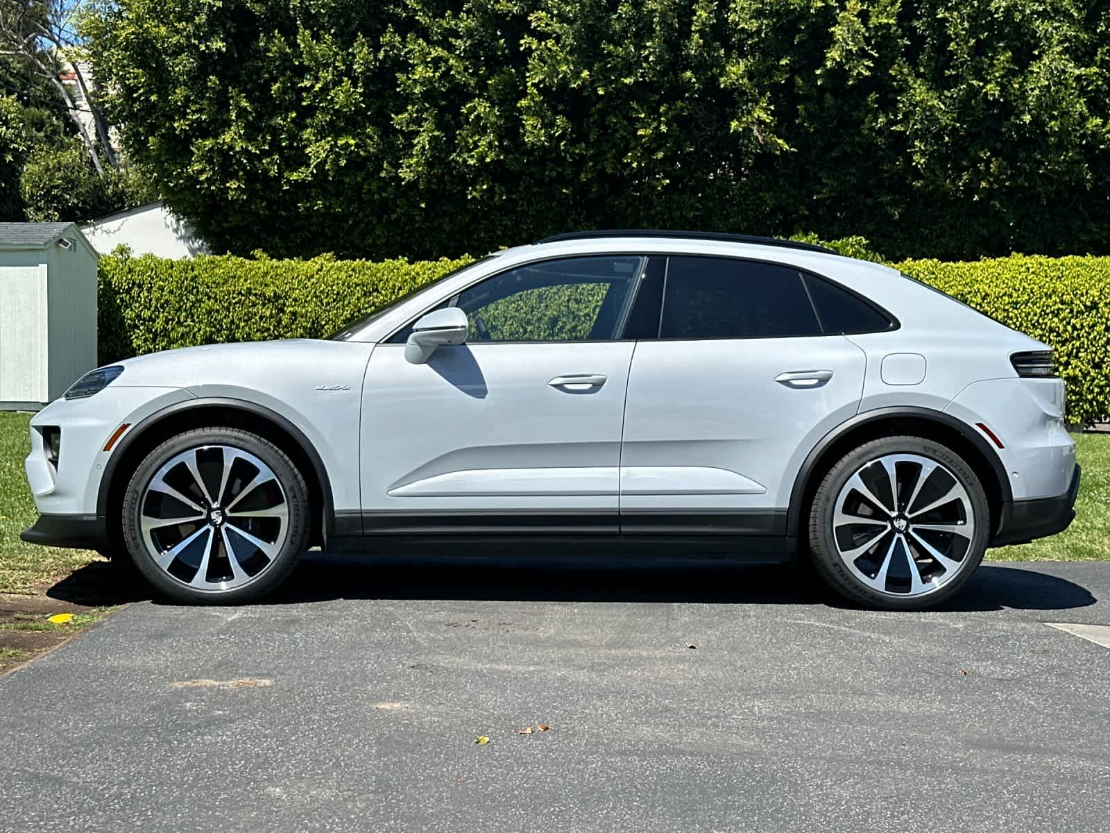 Thumbnail: 2026 Porsche Macan - 2