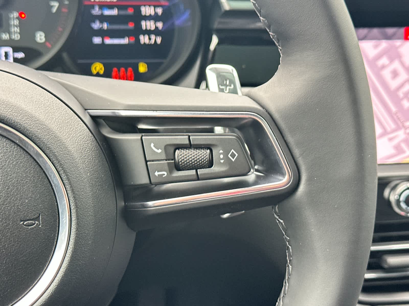 Thumbnail: 2026 Porsche Macan - 28