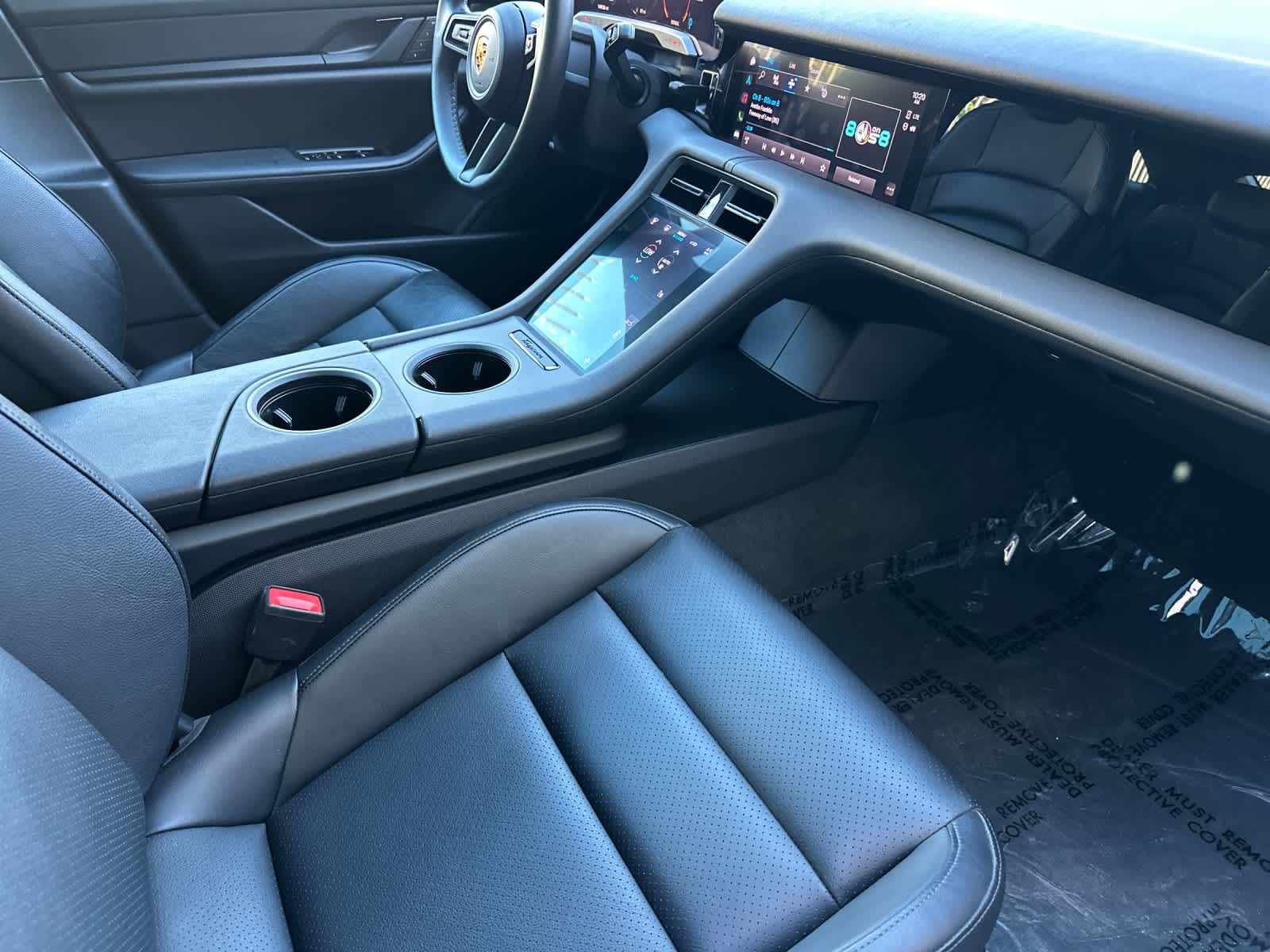 Thumbnail: 2022 Porsche Taycan - 16