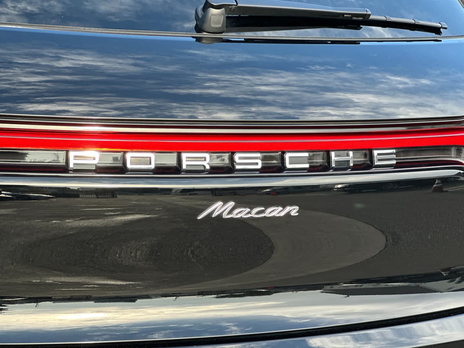 Thumbnail: 2025 Porsche Macan - 33