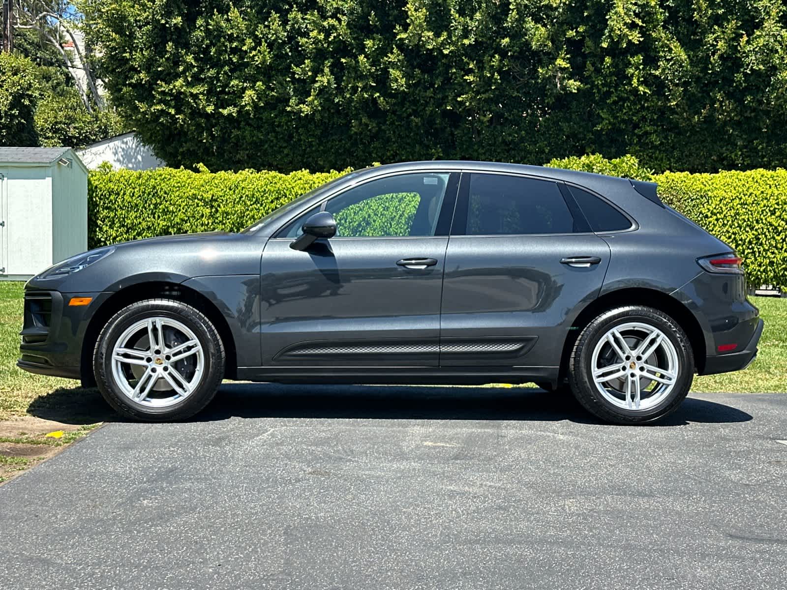 Thumbnail: 2025 Porsche Macan - 2