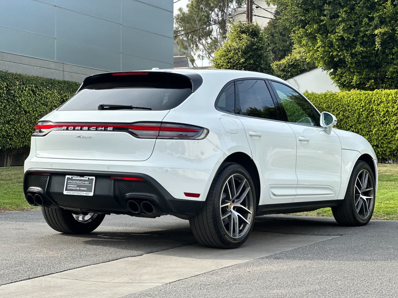 Thumbnail: 2025 Porsche Macan - 8