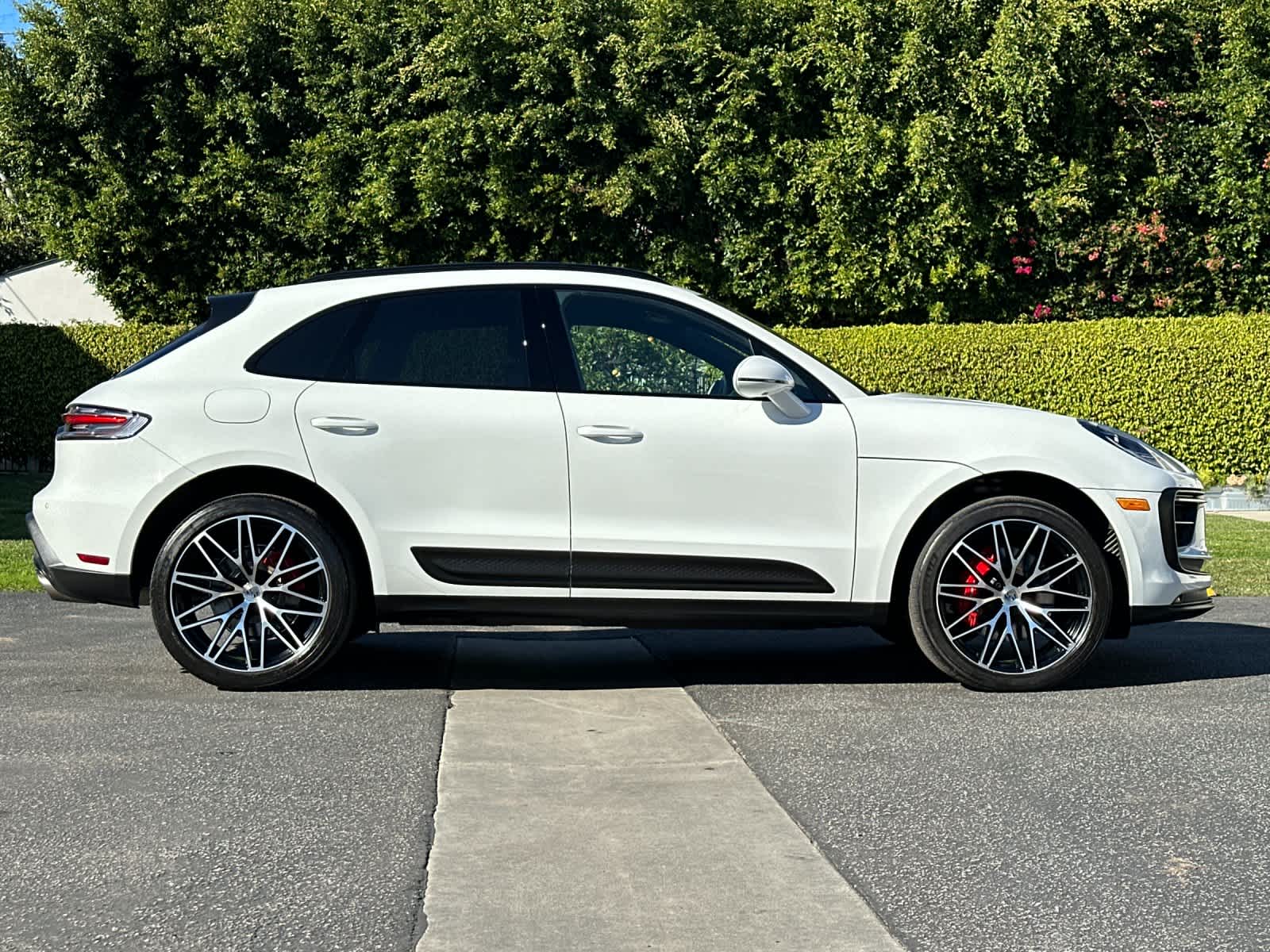 Thumbnail: 2023 Porsche Macan - 9
