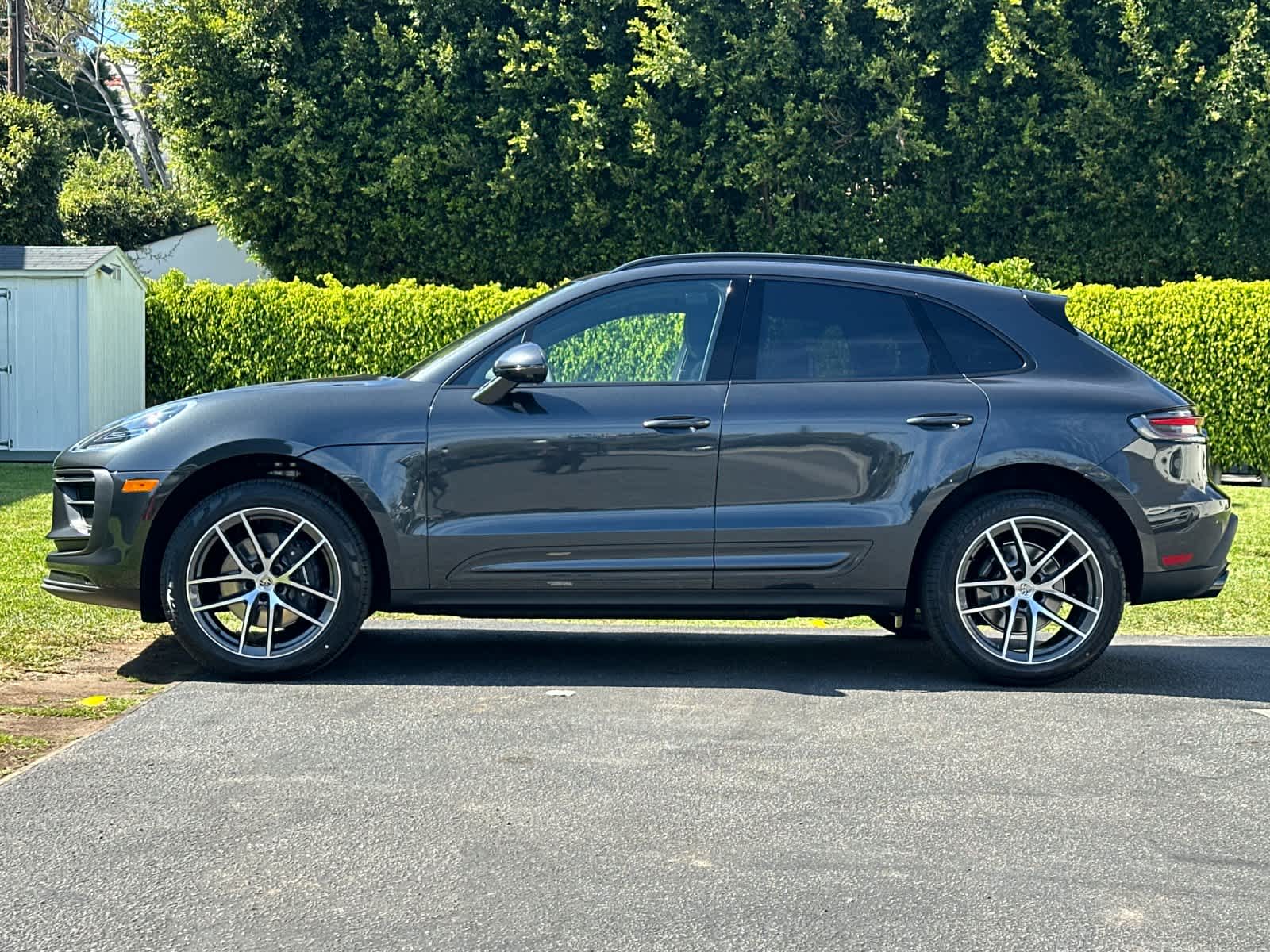 Thumbnail: 2026 Porsche Macan - 2