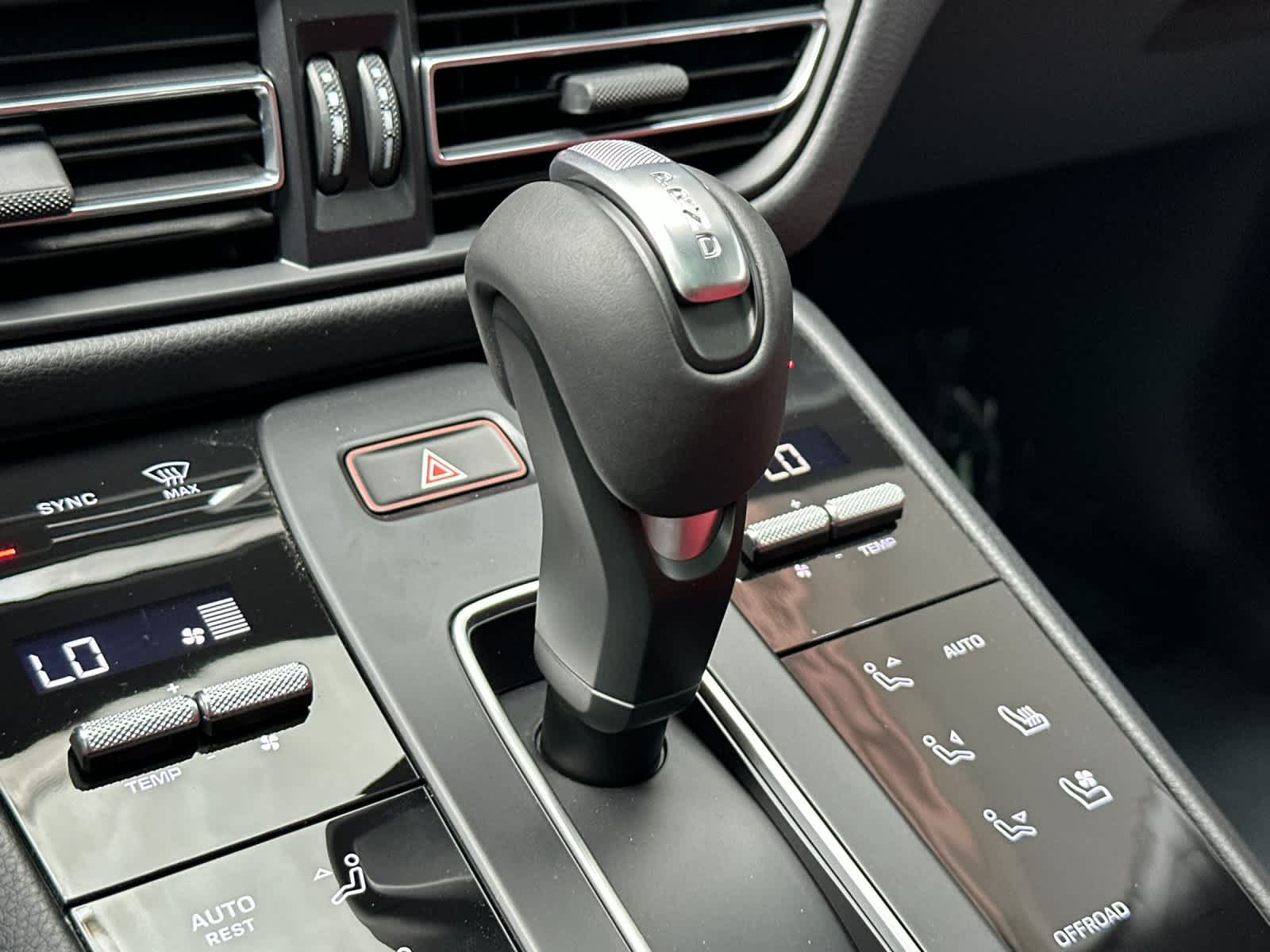 Thumbnail: 2026 Porsche Macan - 25