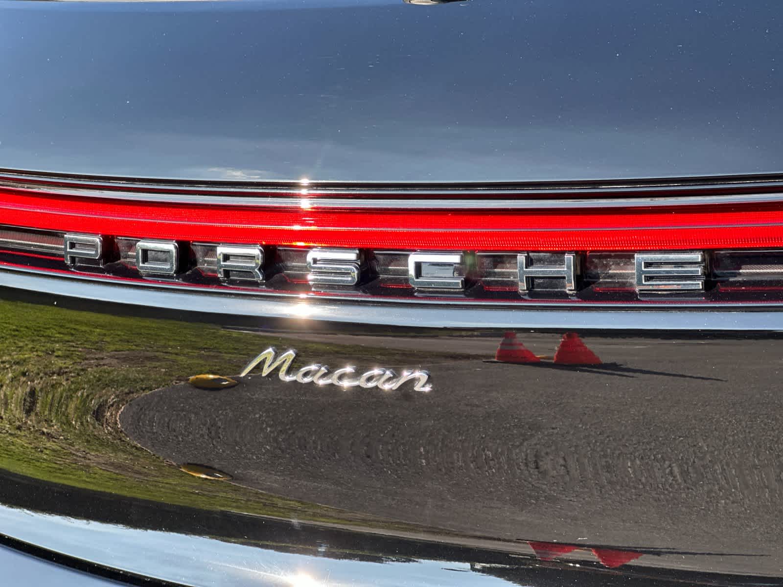 Thumbnail: 2025 Porsche Macan - 33