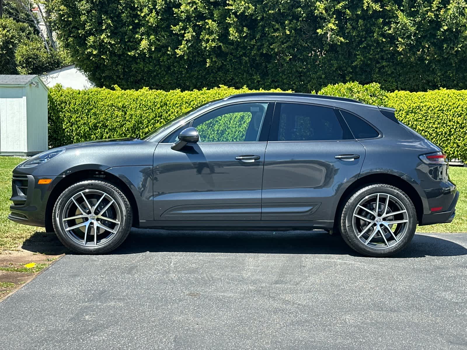 Thumbnail: 2026 Porsche Macan - 2