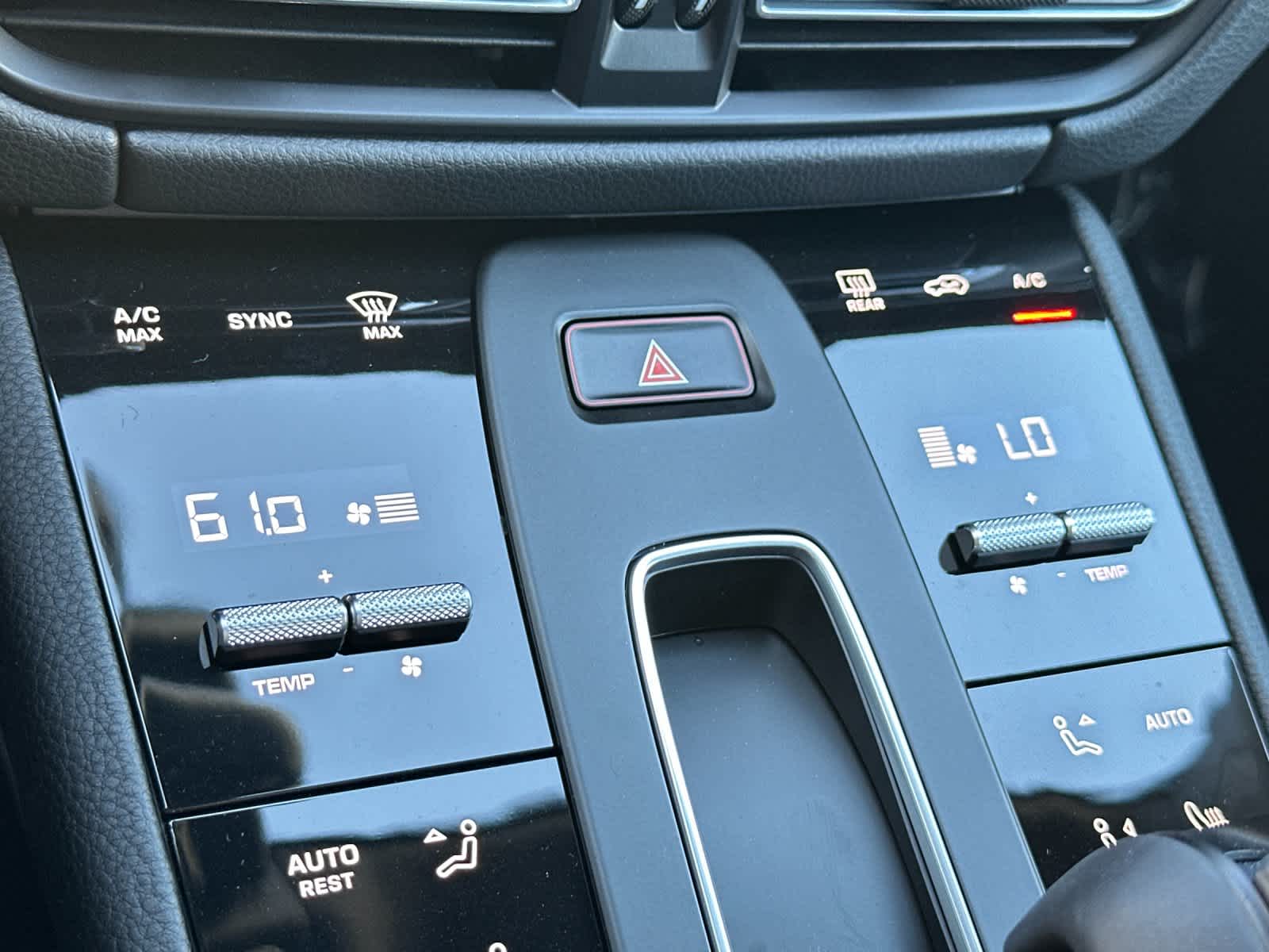 Thumbnail: 2025 Porsche Macan - 24