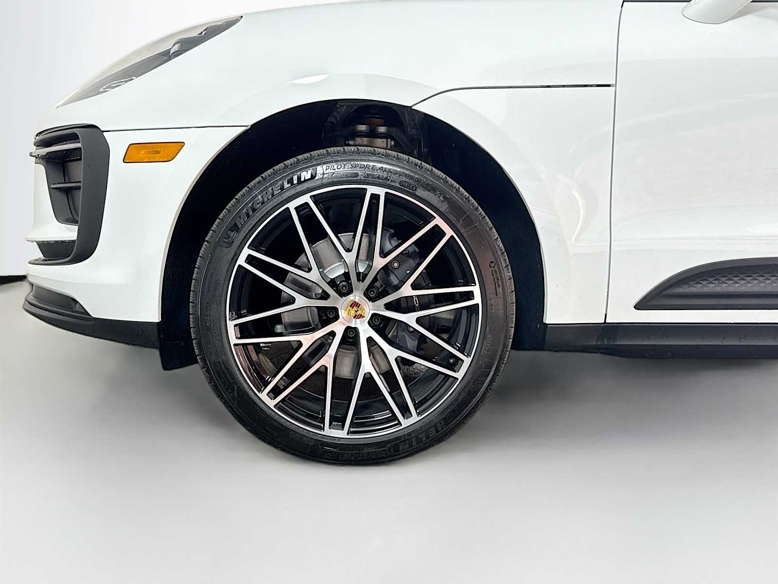 Thumbnail: 2026 Porsche Macan - 24