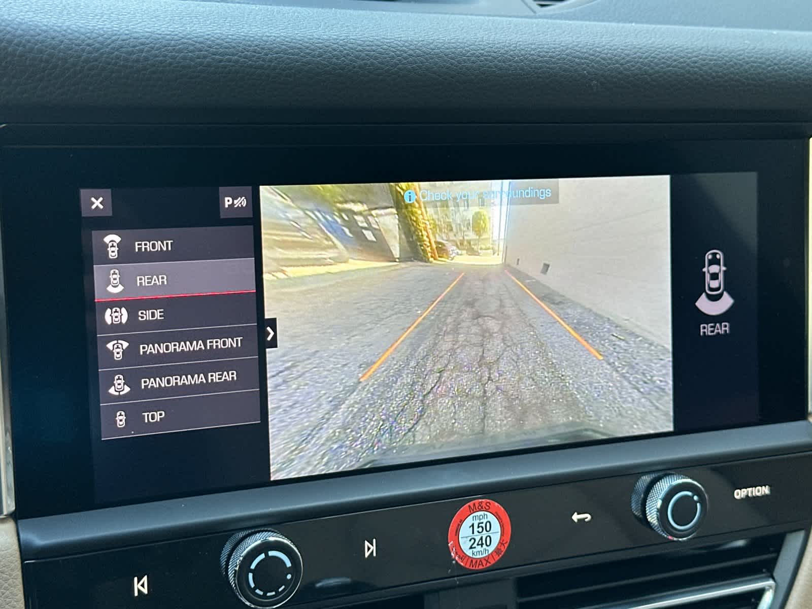 Thumbnail: 2025 Porsche Macan - 22