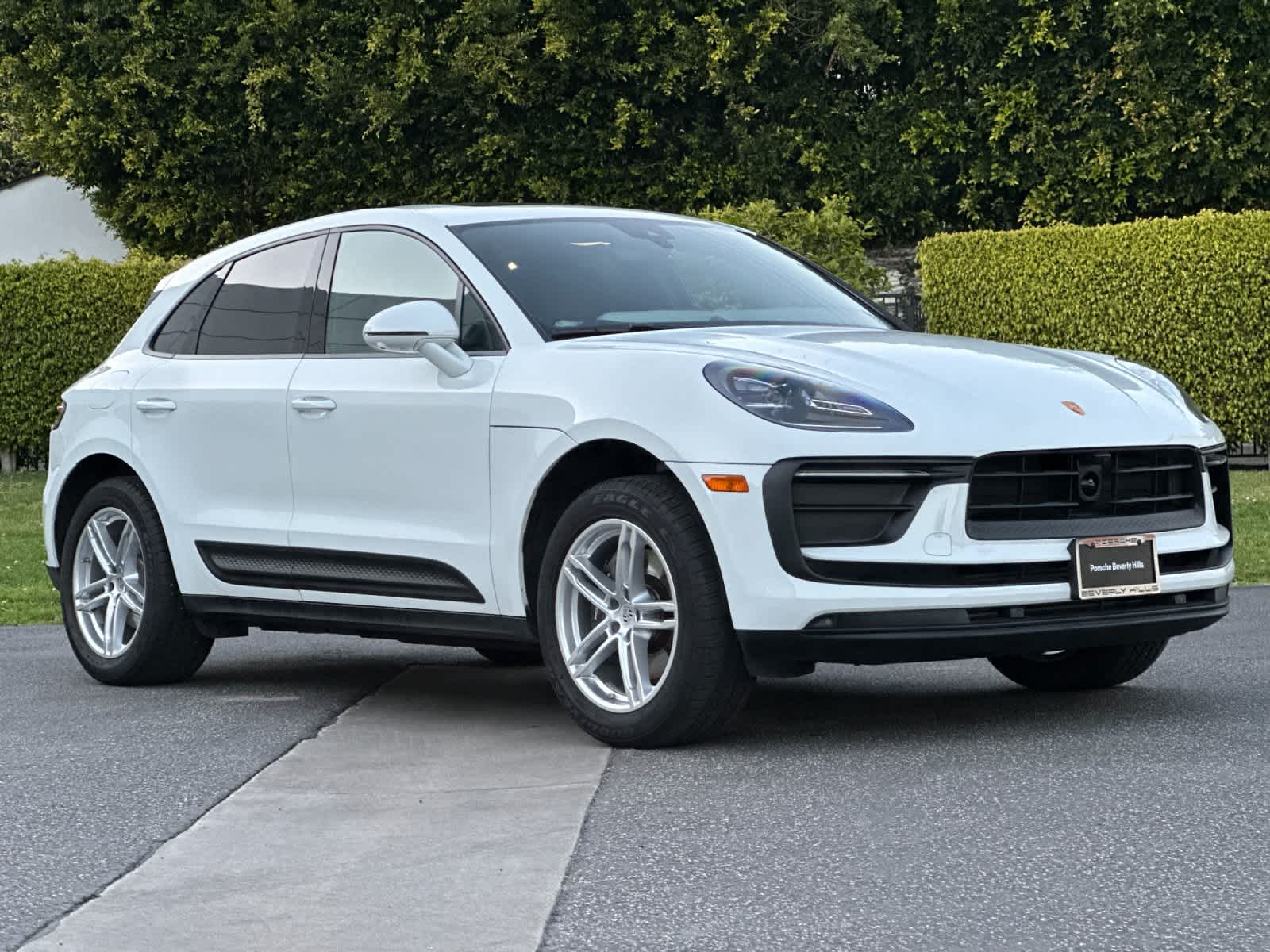 Thumbnail: 2025 Porsche Macan - 10
