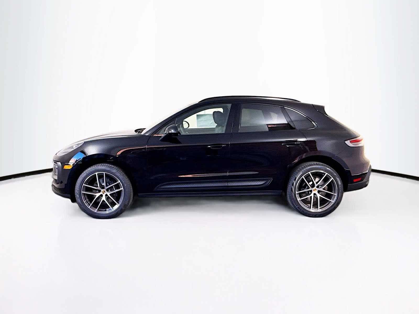 Thumbnail: 2026 Porsche Macan - 2