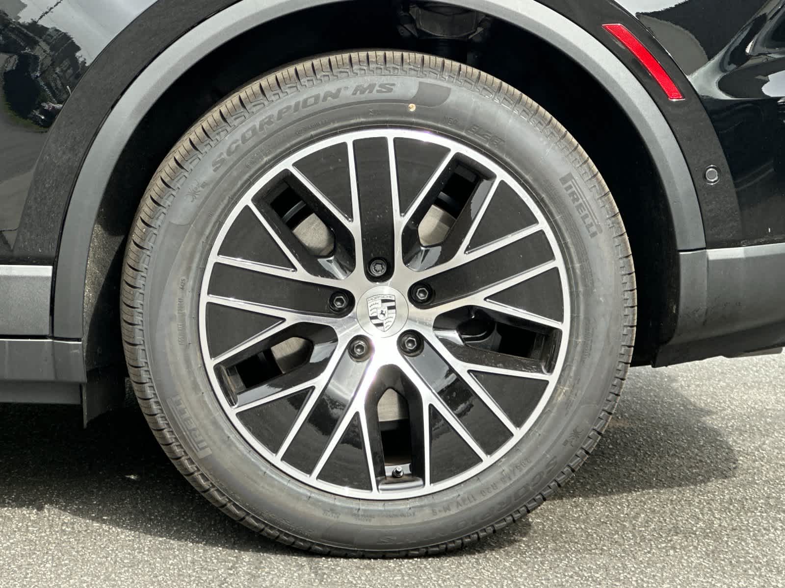 Thumbnail: 2026 Porsche Macan - 31