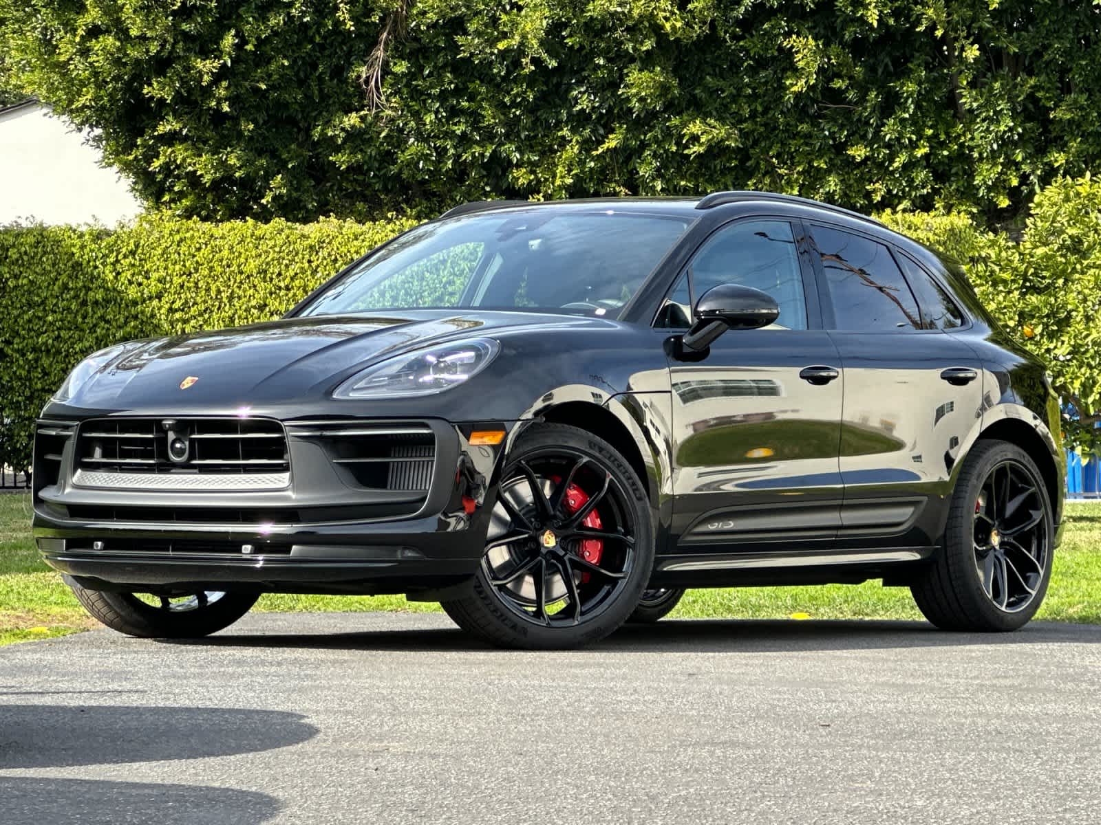 Thumbnail: 2026 Porsche Macan - 1