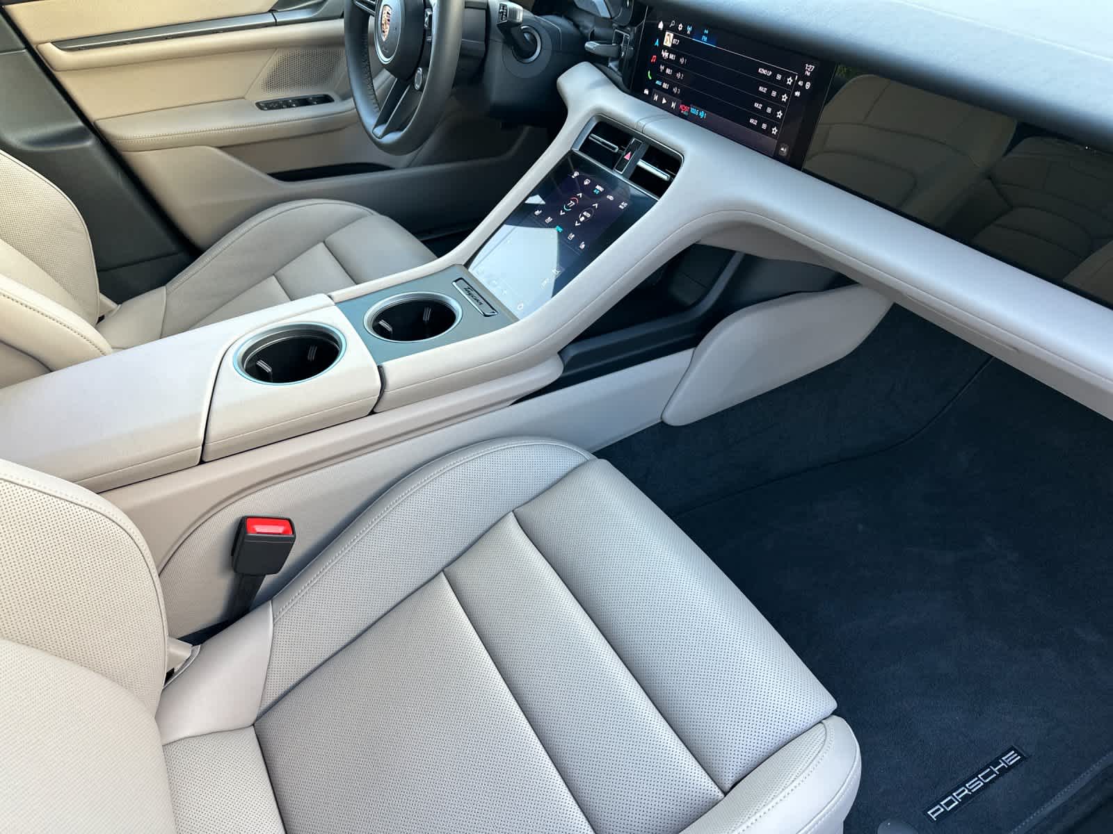 Thumbnail: 2026 Porsche Taycan - 16