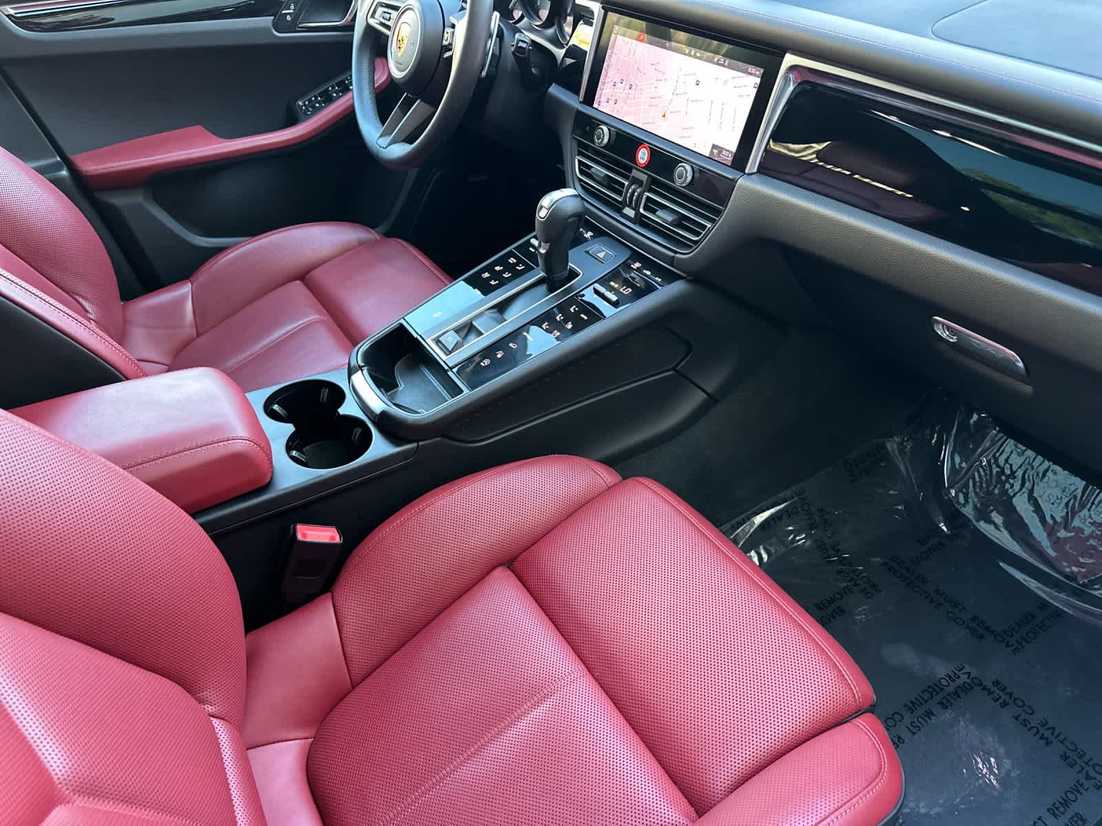 Thumbnail: 2025 Porsche Macan - 17