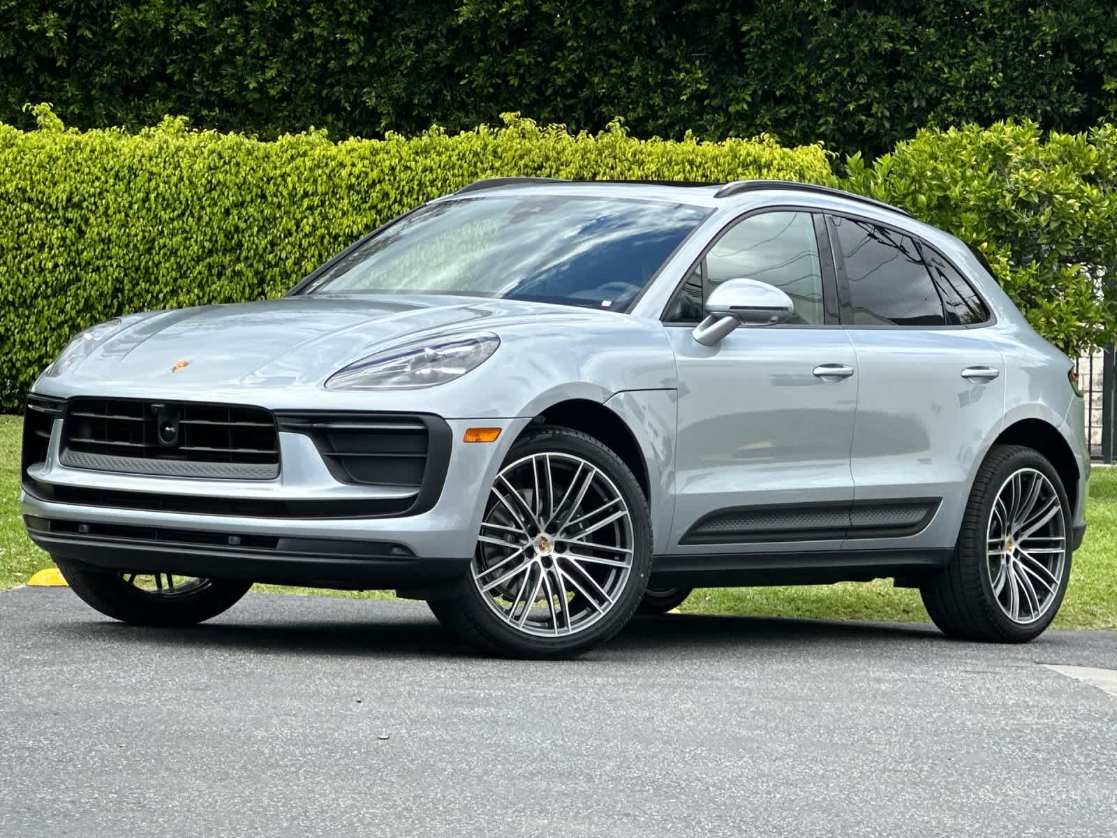 Thumbnail: 2026 Porsche Macan - 1