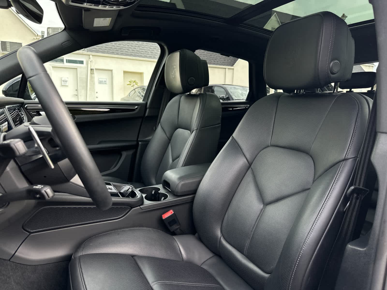 Thumbnail: 2025 Porsche Macan - 5