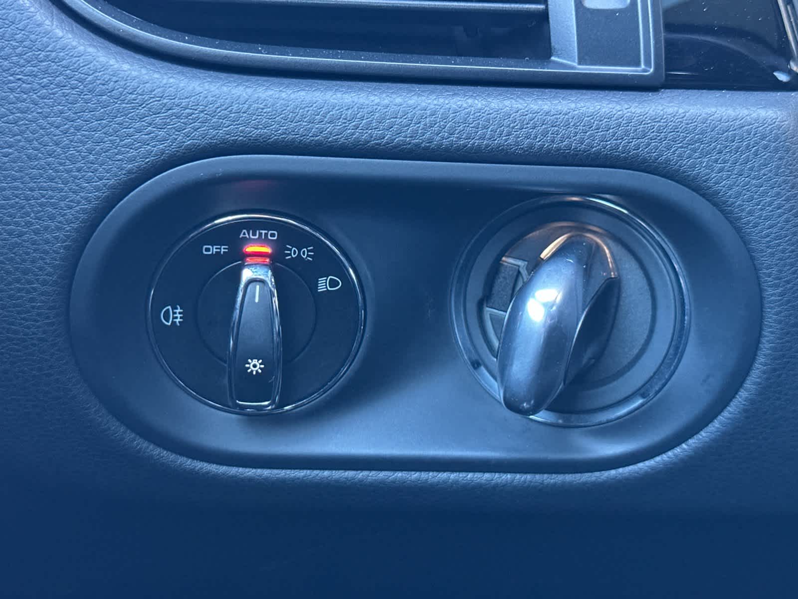 Thumbnail: 2025 Porsche Macan - 30