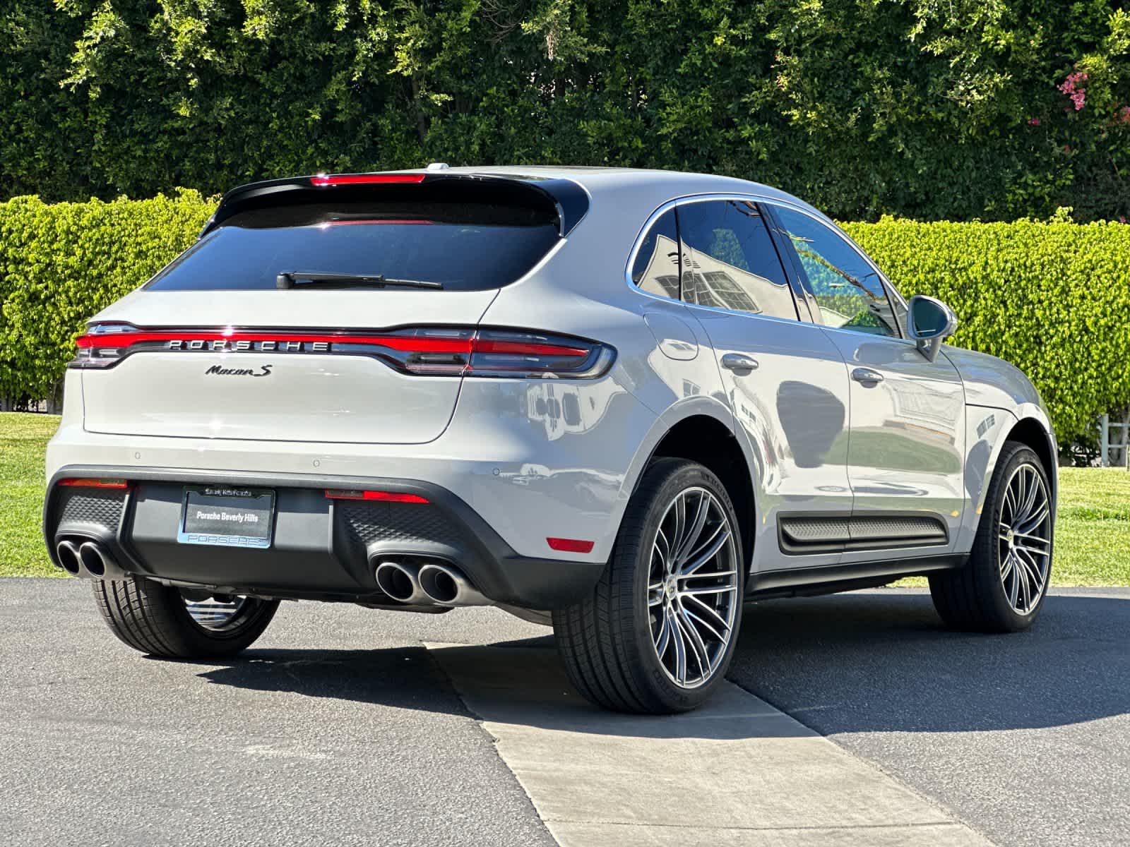 Thumbnail: 2026 Porsche Macan - 8