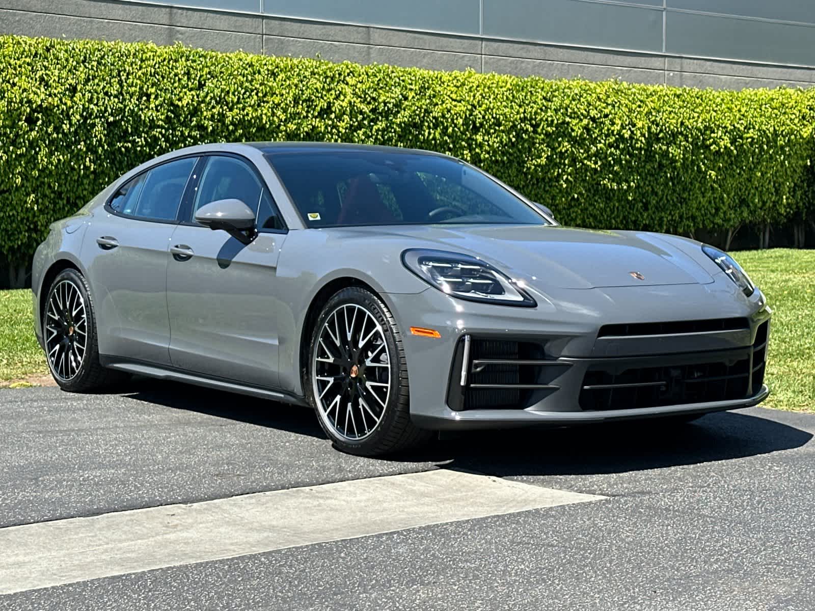 Thumbnail: 2026 Porsche Panamera - 10