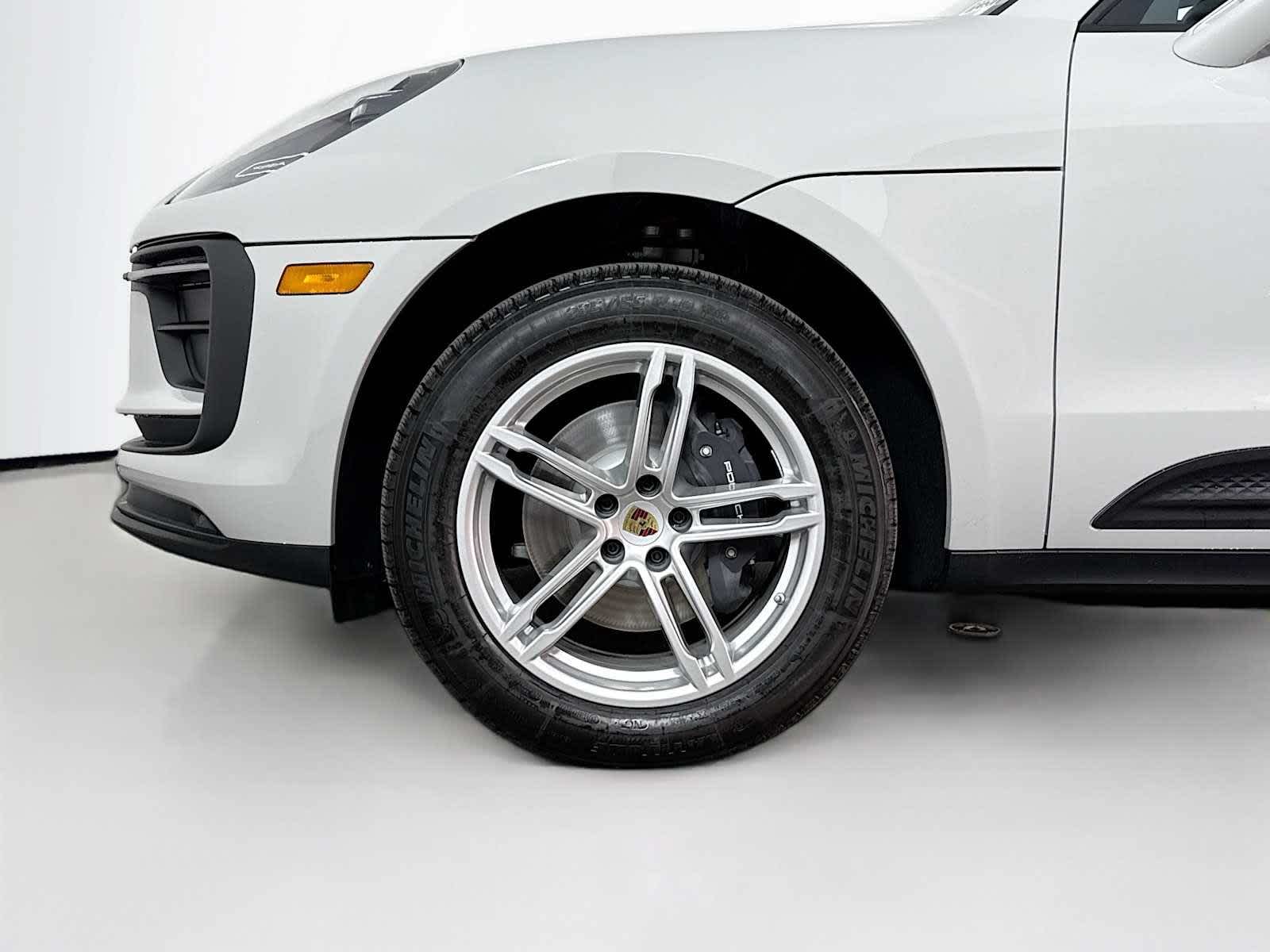 Thumbnail: 2026 Porsche Macan - 24