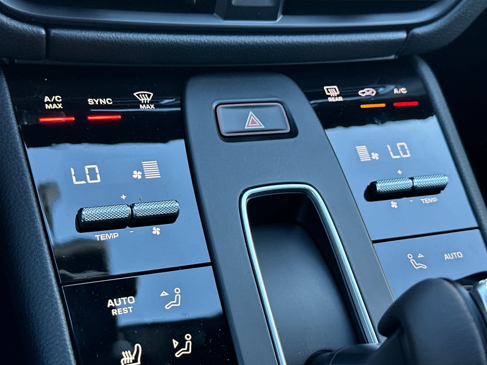 Thumbnail: 2026 Porsche Macan - 24